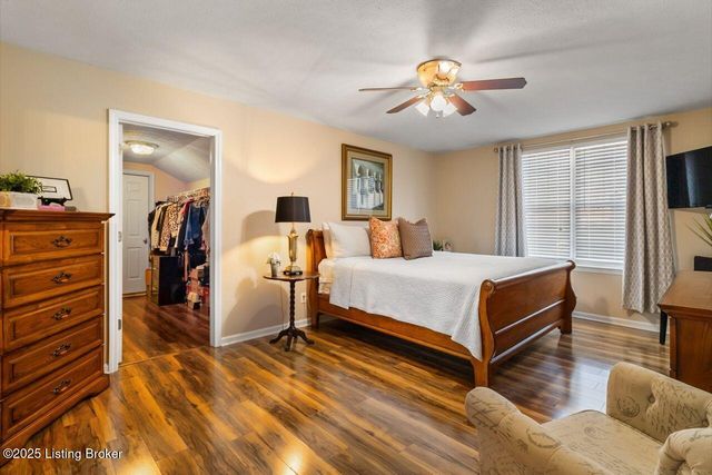 4822 Middlesex Dr, Louisville, KY 40245