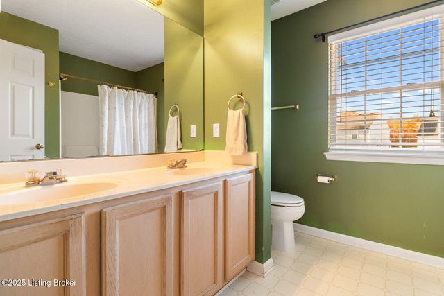 4822 Middlesex Dr, Louisville, KY 40245