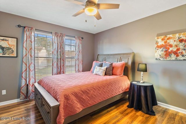 4822 Middlesex Dr, Louisville, KY 40245