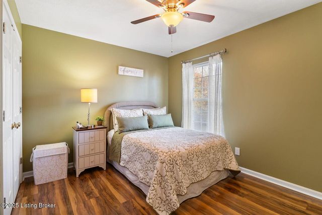 4822 Middlesex Dr, Louisville, KY 40245