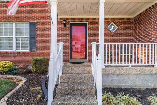 4822 Middlesex Dr, Louisville, KY 40245