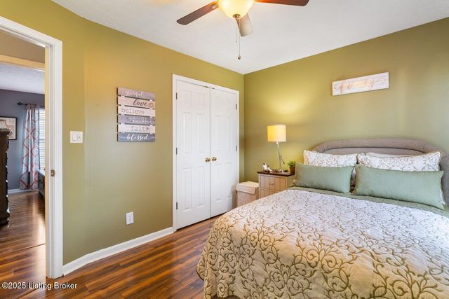 4822 Middlesex Dr, Louisville, KY 40245