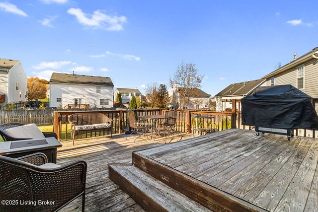 4822 Middlesex Dr, Louisville, KY 40245