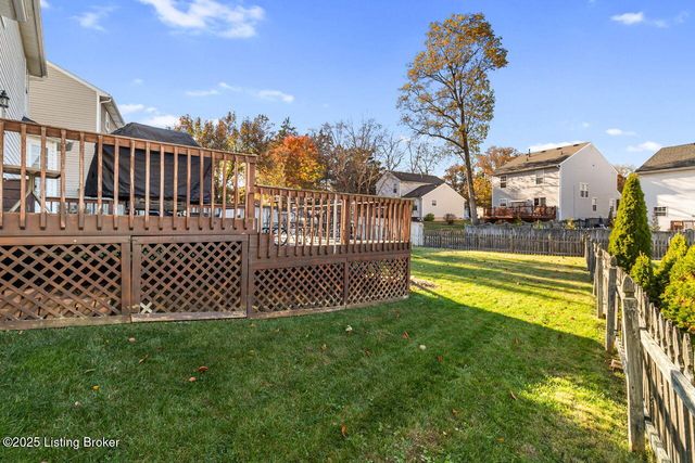 4822 Middlesex Dr, Louisville, KY 40245