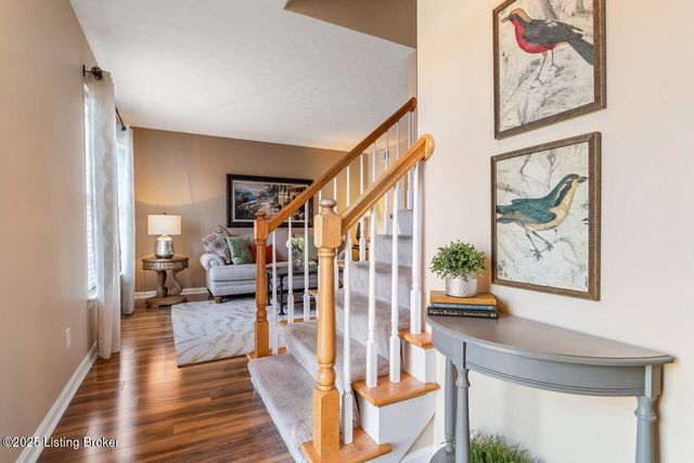 4822 Middlesex Dr, Louisville, KY 40245