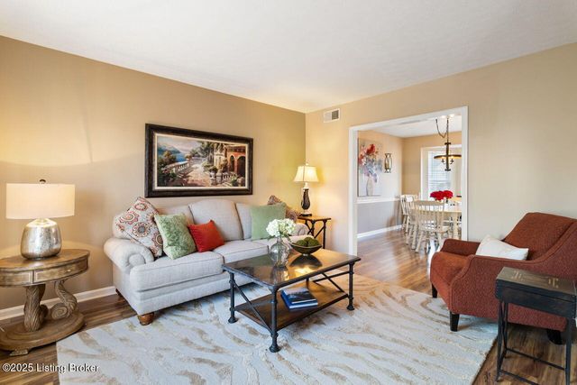 4822 Middlesex Dr, Louisville, KY 40245