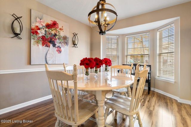 4822 Middlesex Dr, Louisville, KY 40245