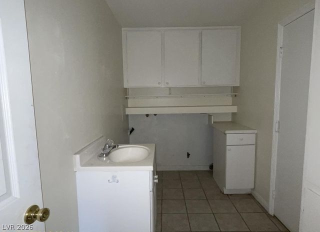 2438 El Paseo Circle, Las Vegas, NV 89121