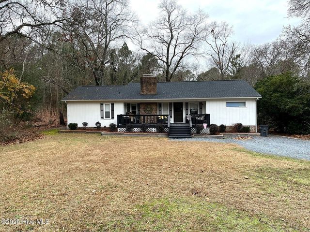 105 Scuppernong Court, West End, NC 27376