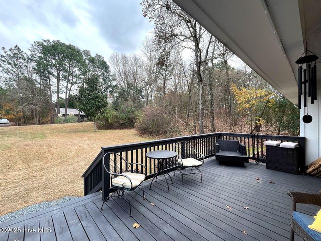 105 Scuppernong Court, West End, NC 27376