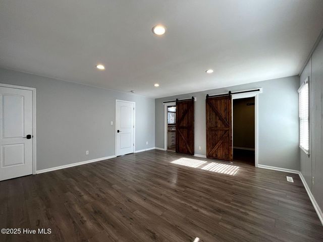 105 Scuppernong Court, West End, NC 27376