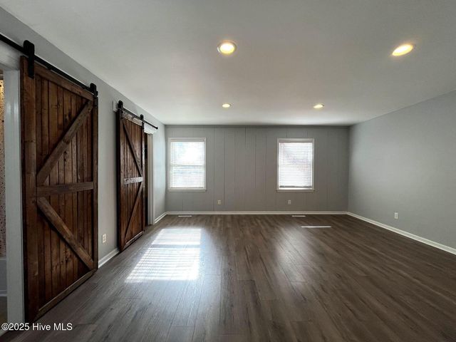 105 Scuppernong Court, West End, NC 27376