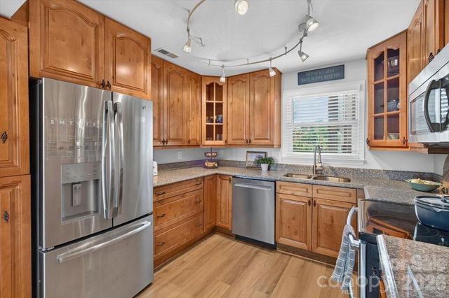 9709 Emerald Point Drive 8, Charlotte, NC 28278