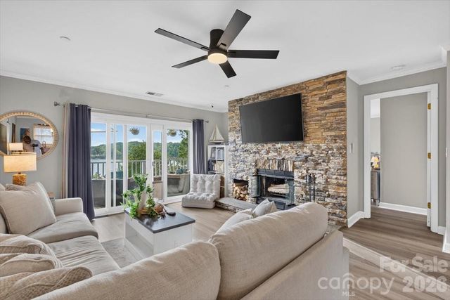 9709 Emerald Point Drive 8, Charlotte, NC 28278