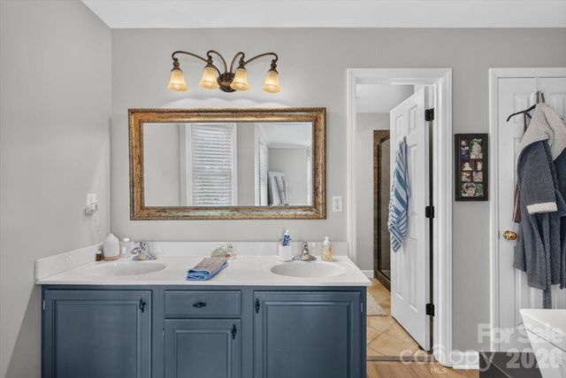 9709 Emerald Point Drive 8, Charlotte, NC 28278