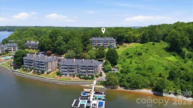 9709 Emerald Point Drive 8, Charlotte, NC 28278