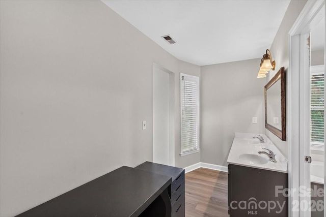 9709 Emerald Point Drive 8, Charlotte, NC 28278