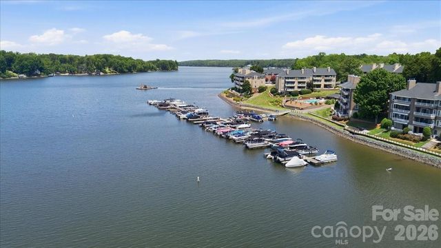 9709 Emerald Point Drive 8, Charlotte, NC 28278