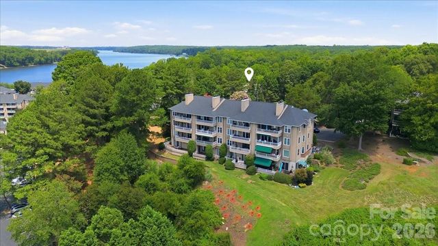9709 Emerald Point Drive 8, Charlotte, NC 28278