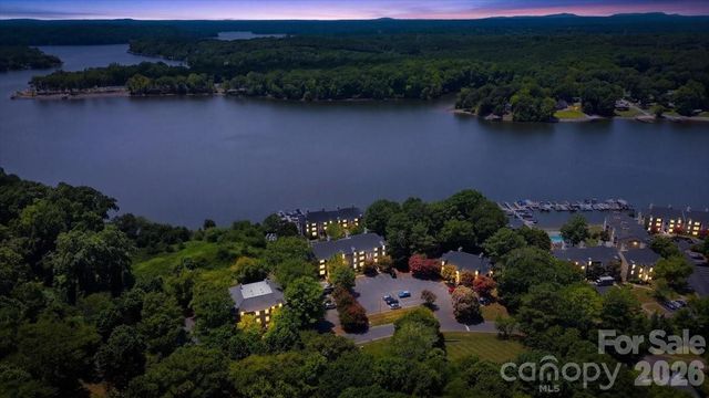 9709 Emerald Point Drive 8, Charlotte, NC 28278