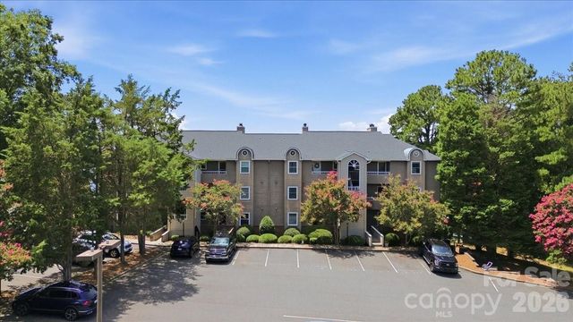 9709 Emerald Point Drive 8, Charlotte, NC 28278