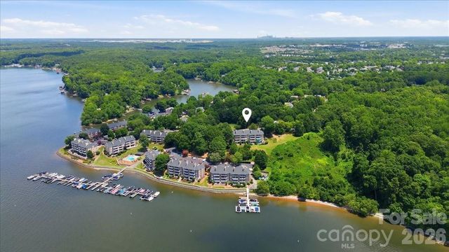 9709 Emerald Point Drive 8, Charlotte, NC 28278