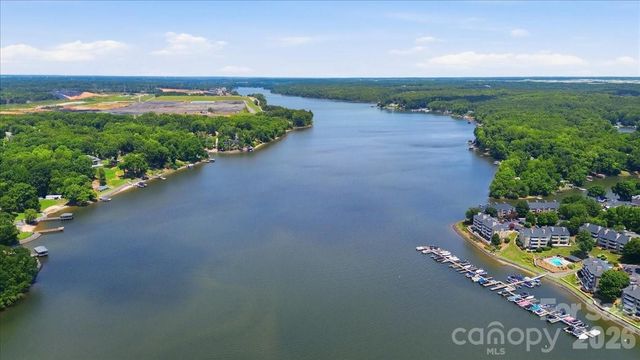 9709 Emerald Point Drive 8, Charlotte, NC 28278