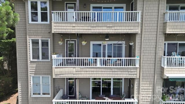 9709 Emerald Point Drive 8, Charlotte, NC 28278
