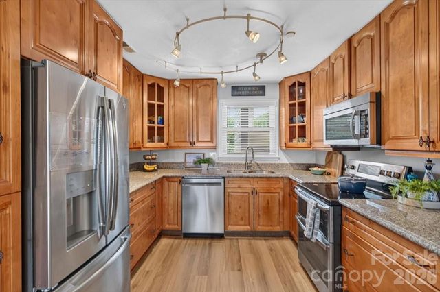 9709 Emerald Point Drive 8, Charlotte, NC 28278