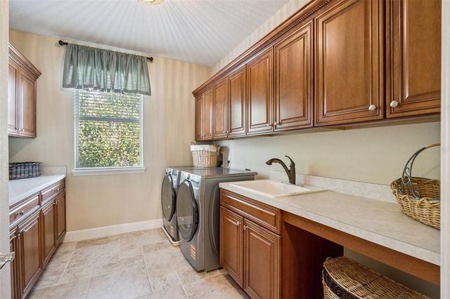 11818 FIORE DRIVE, Orlando, FL 32827