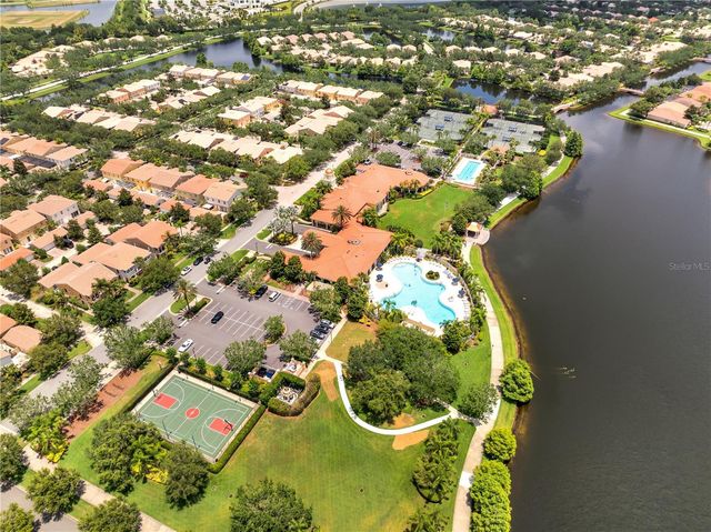 11818 FIORE DRIVE, Orlando, FL 32827