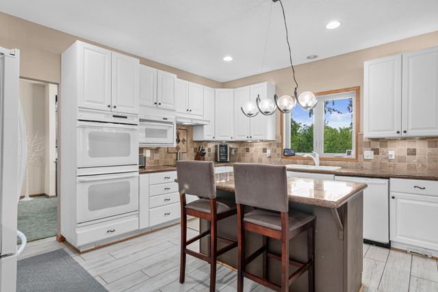 14217 Footbridge Way, Apple Valley, MN 55124