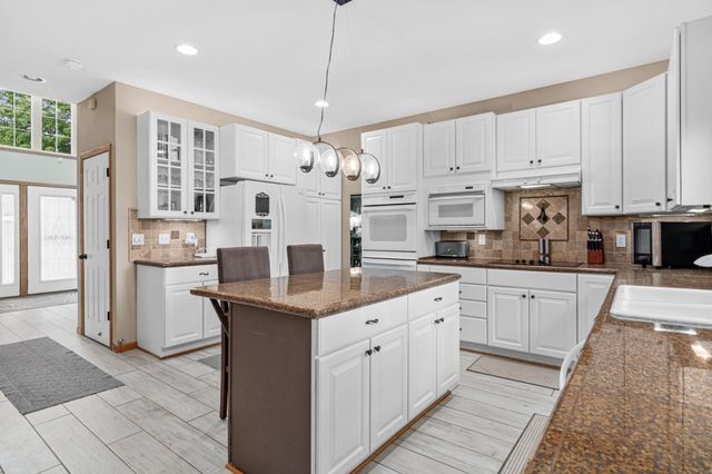 14217 Footbridge Way, Apple Valley, MN 55124