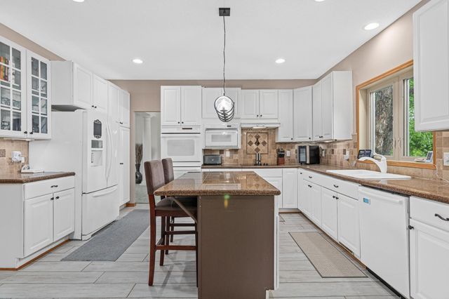 14217 Footbridge Way, Apple Valley, MN 55124