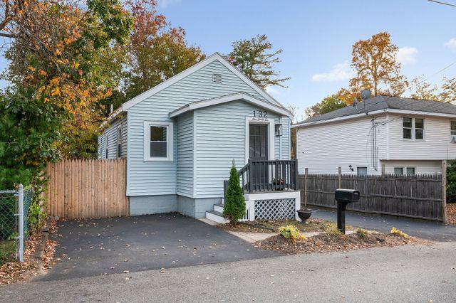 132 Vernon Street, Tewksbury, MA 01876
