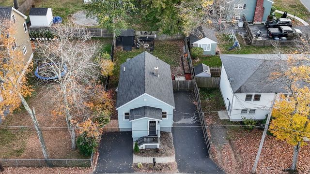 132 Vernon Street, Tewksbury, MA 01876