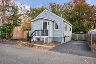 132 Vernon Street, Tewksbury, MA 01876