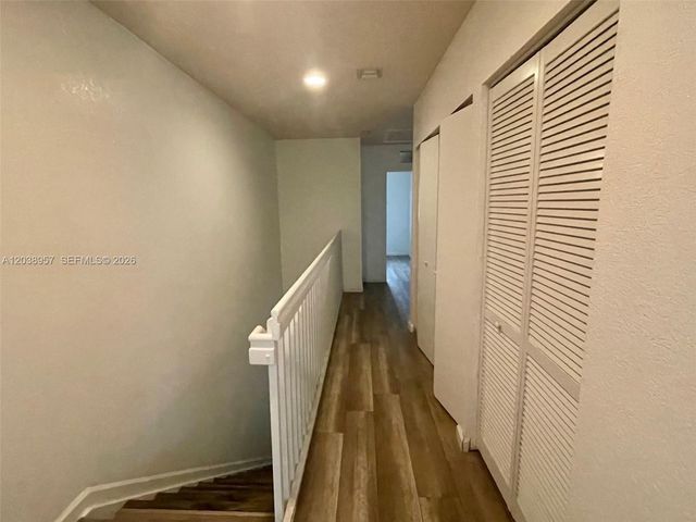 35 SE 3rd Ave 11, Hallandale Beach, FL 33009