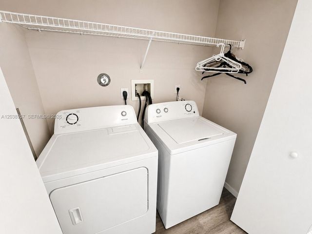 35 SE 3rd Ave 11, Hallandale Beach, FL 33009