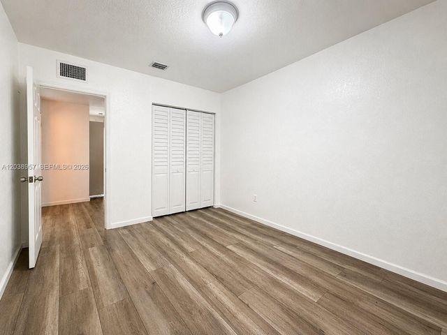 35 SE 3rd Ave 11, Hallandale Beach, FL 33009