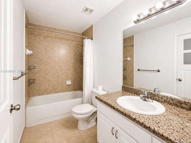 35 SE 3rd Ave 11, Hallandale Beach, FL 33009