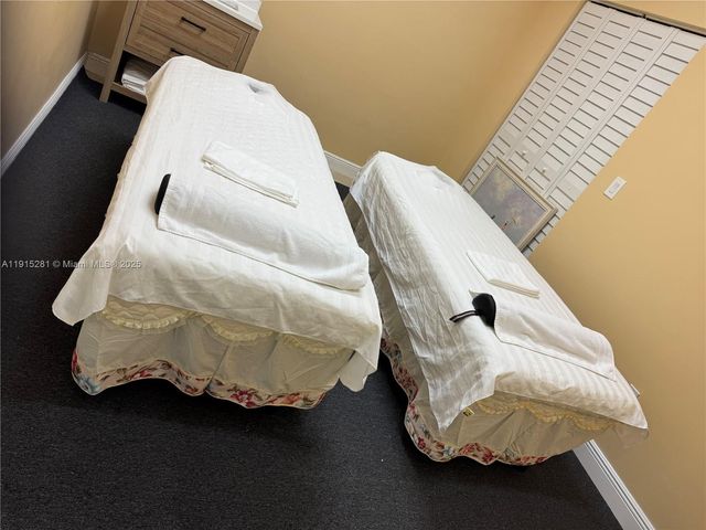 9846 SW 40th St, Miami, FL 33165