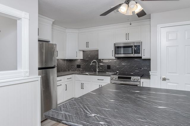 15 Northbrook Dr Unit 1504, Manchester, NH 03102