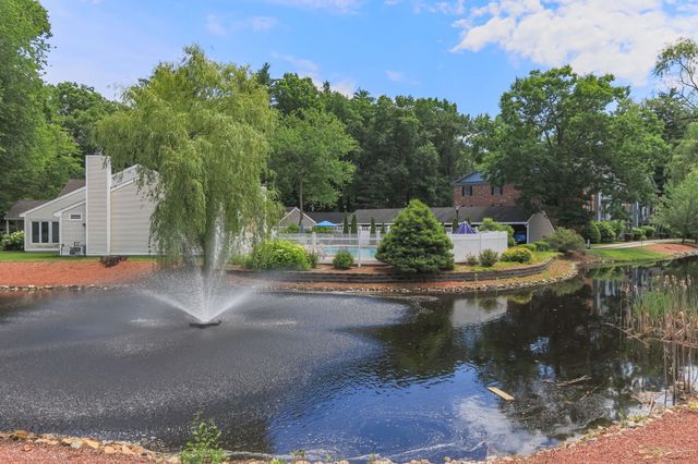 15 Northbrook Dr Unit 1504, Manchester, NH 03102