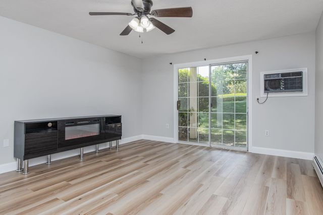 15 Northbrook Dr Unit 1504, Manchester, NH 03102