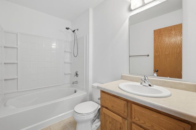 1587 Don Simon Drive, Sun Prairie, WI 53590