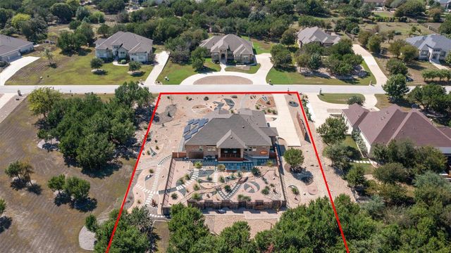 236 Standing Oak DR, Georgetown, TX 78633