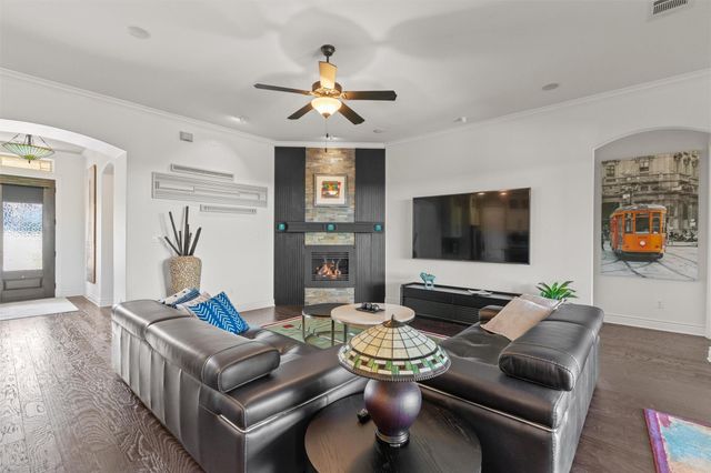236 Standing Oak DR, Georgetown, TX 78633