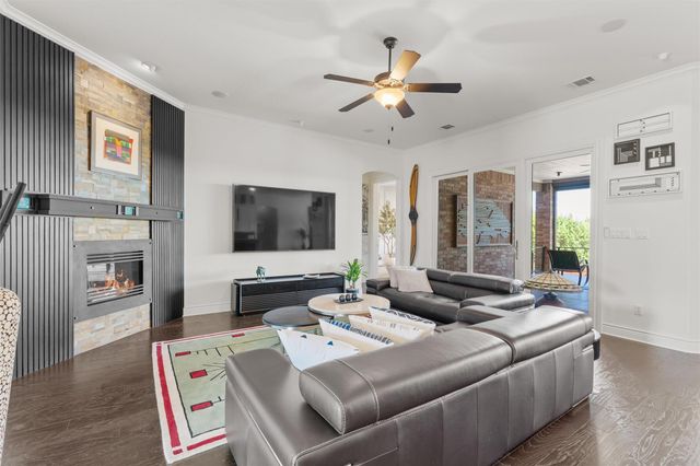 236 Standing Oak DR, Georgetown, TX 78633