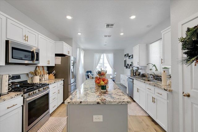 2148 Woodlet St, Marysville, CA 95901